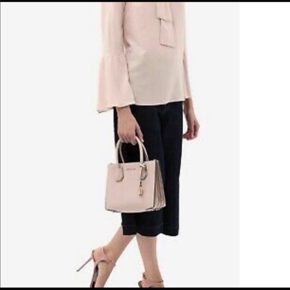 MICHAEL KORS Mercer MD Acrdion Messenger satchel - Picture 2 of 8